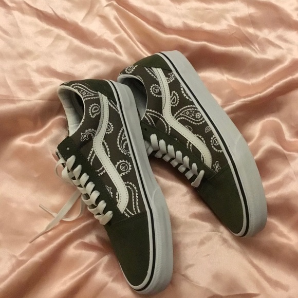 5/25% off - Olive green vans shoes with cool pattern - Picture 3 of 5